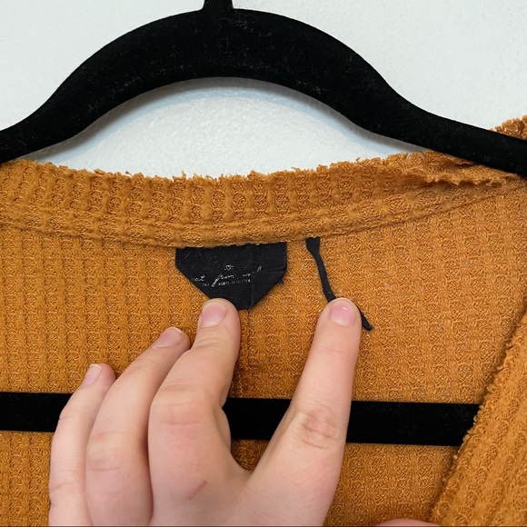 Out from under UO mustard yellow waffle weave button-up oversized top sz.L - Picture 2 of 3